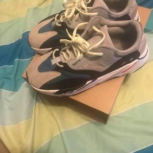 Yeezy 700 wave runner throw me a price